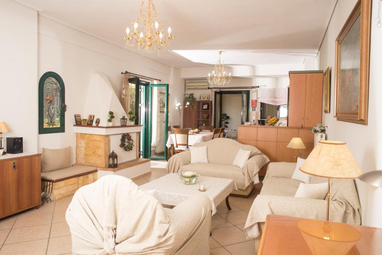 Maisonette With Garden In The Heart Of The Historical Kalamata Center Eksteriør bilde