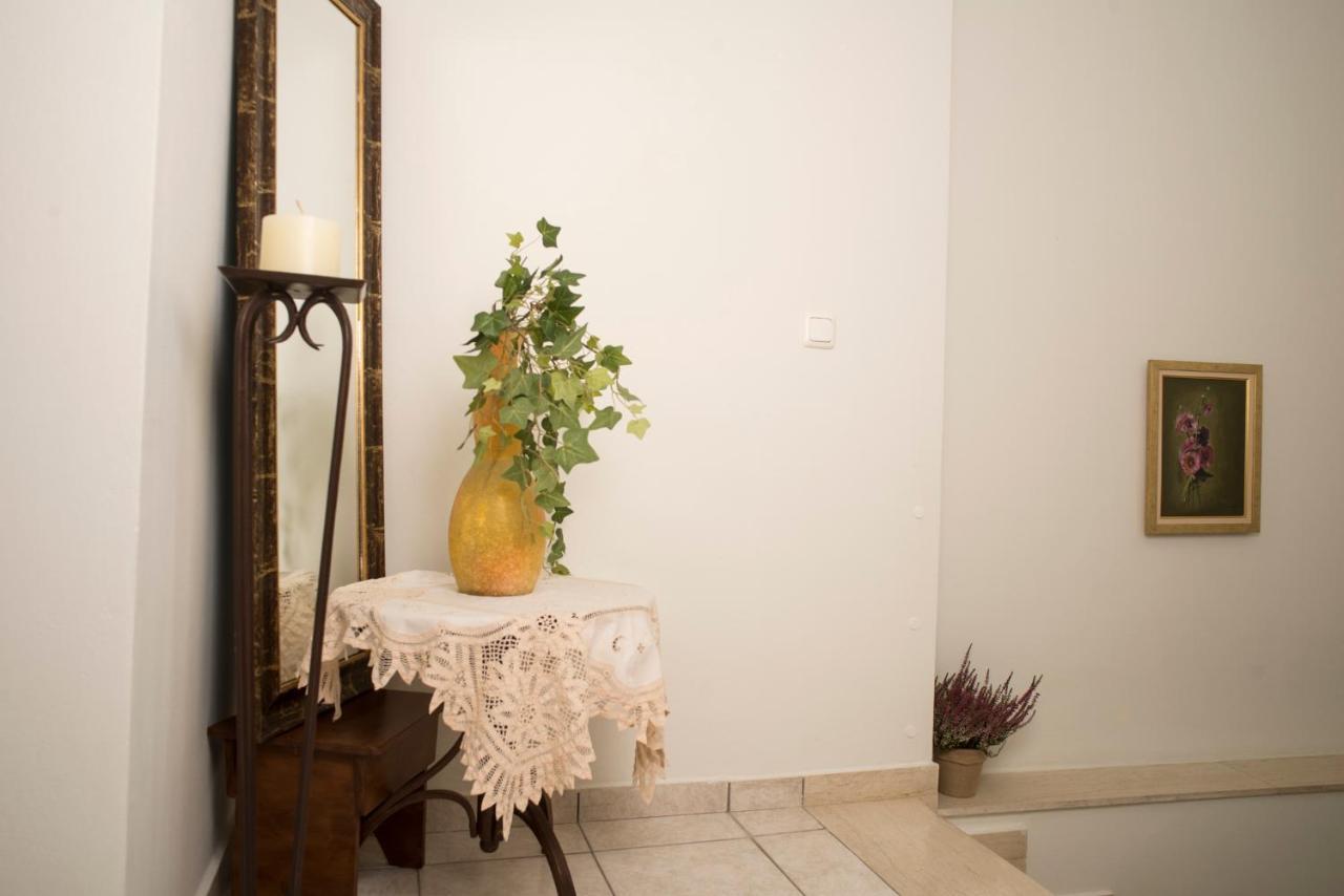 Maisonette With Garden In The Heart Of The Historical Kalamata Center Eksteriør bilde