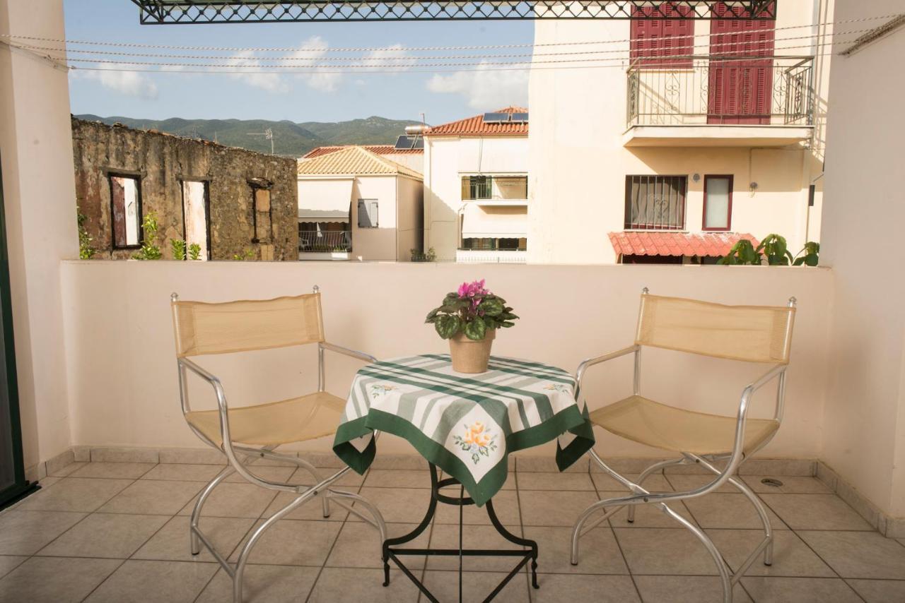 Maisonette With Garden In The Heart Of The Historical Kalamata Center Eksteriør bilde