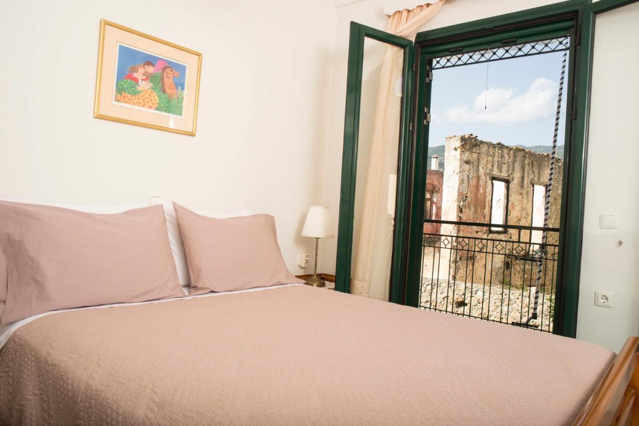 Maisonette With Garden In The Heart Of The Historical Kalamata Center Eksteriør bilde
