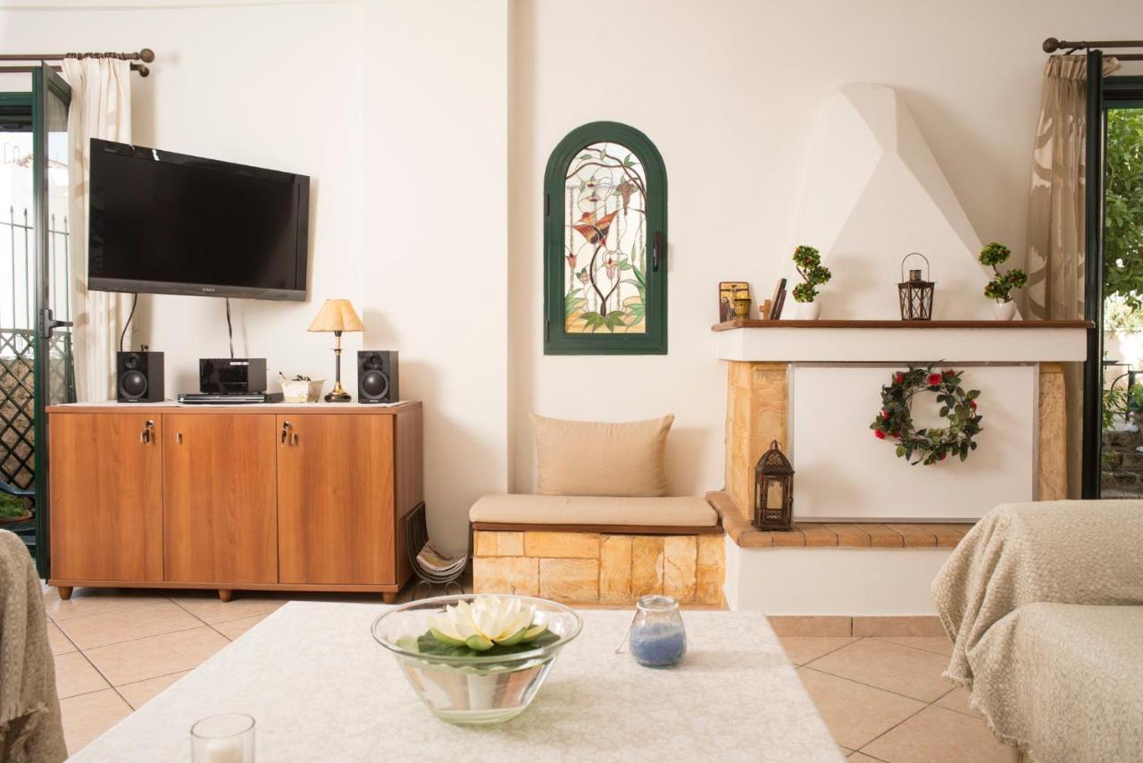 Maisonette With Garden In The Heart Of The Historical Kalamata Center Eksteriør bilde