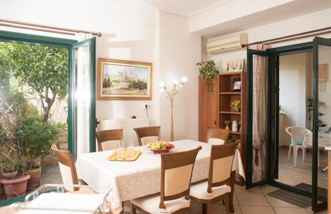 Maisonette With Garden In The Heart Of The Historical Kalamata Center Eksteriør bilde