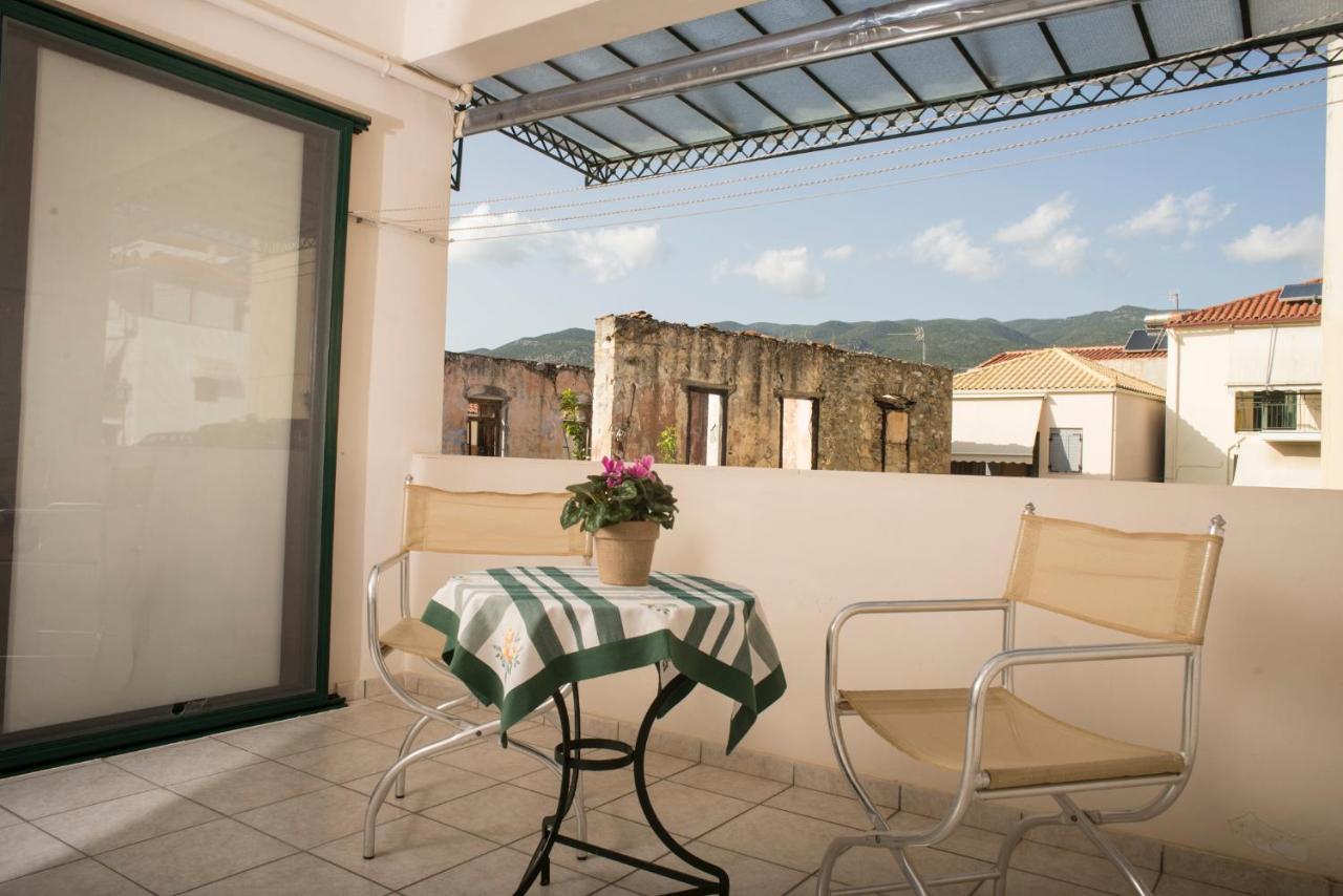Maisonette With Garden In The Heart Of The Historical Kalamata Center Eksteriør bilde